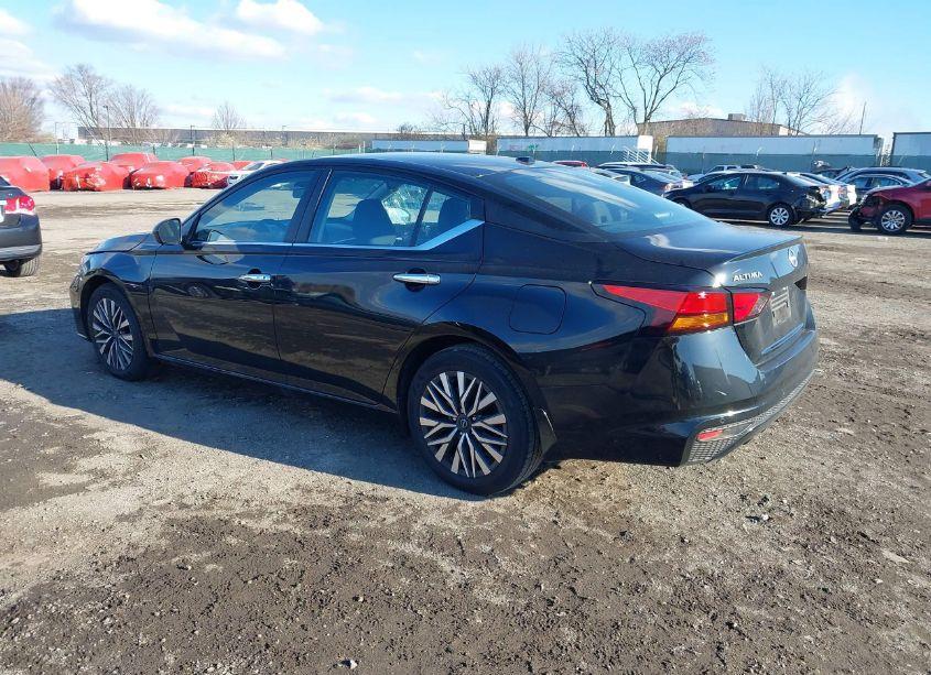 Photo 3 of 2024 Nissan Altima SV FWD (VIN 1N4BL4DV1RN406730)