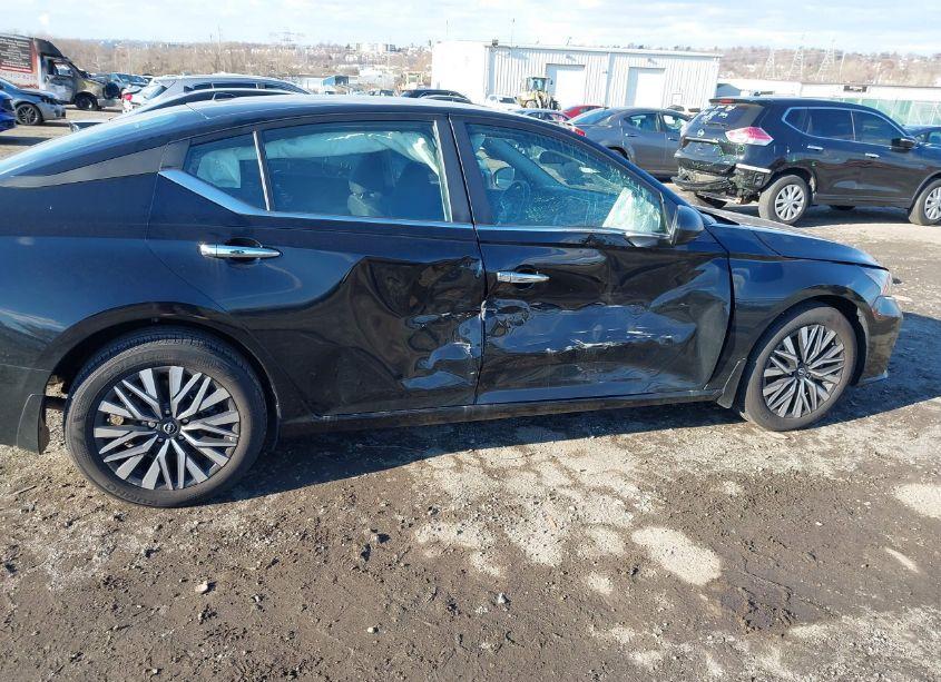 Photo 6 of 2024 Nissan Altima SV FWD (VIN 1N4BL4DV1RN406730)