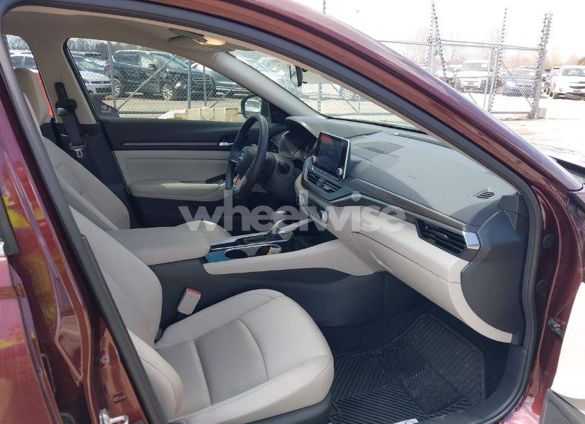 Photo 5 of 2024 Nissan Altima SV FWD (VIN 1N4BL4DV1RN407831)