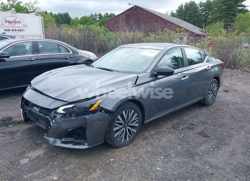 Photo 2 of 2024 Nissan Altima SV FWD (VIN 1N4BL4DV1RN423947)