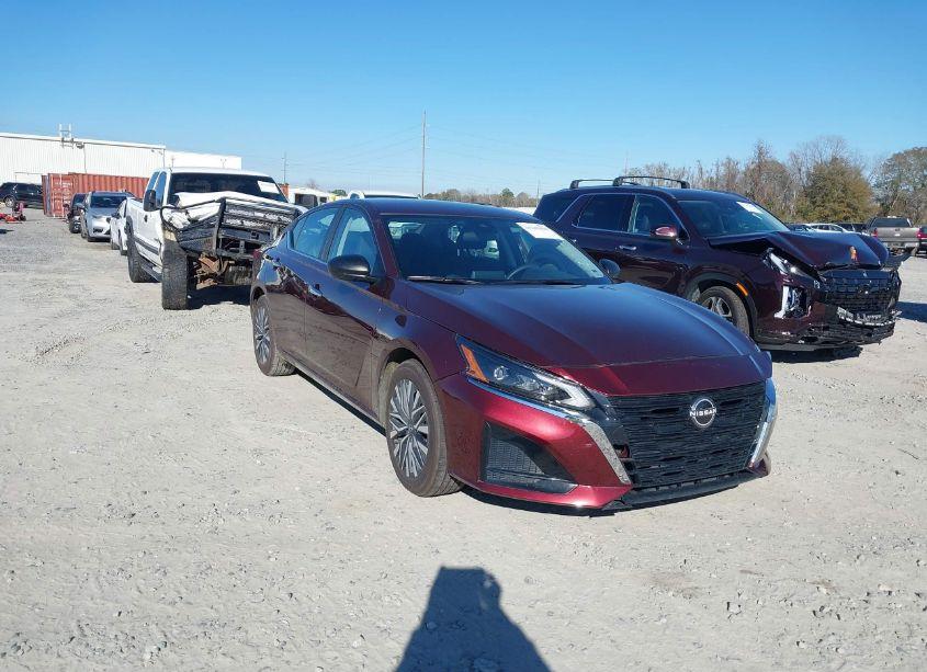 2024 Nissan Altima SV FWD (VIN 1N4BL4DV1RN428839) main photo