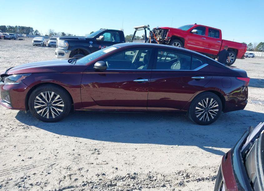 Photo 14 of 2024 Nissan Altima SV FWD (VIN 1N4BL4DV1RN428839)