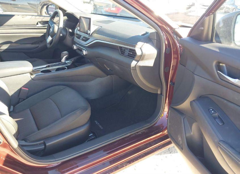 Photo 5 of 2024 Nissan Altima SV FWD (VIN 1N4BL4DV1RN428839)