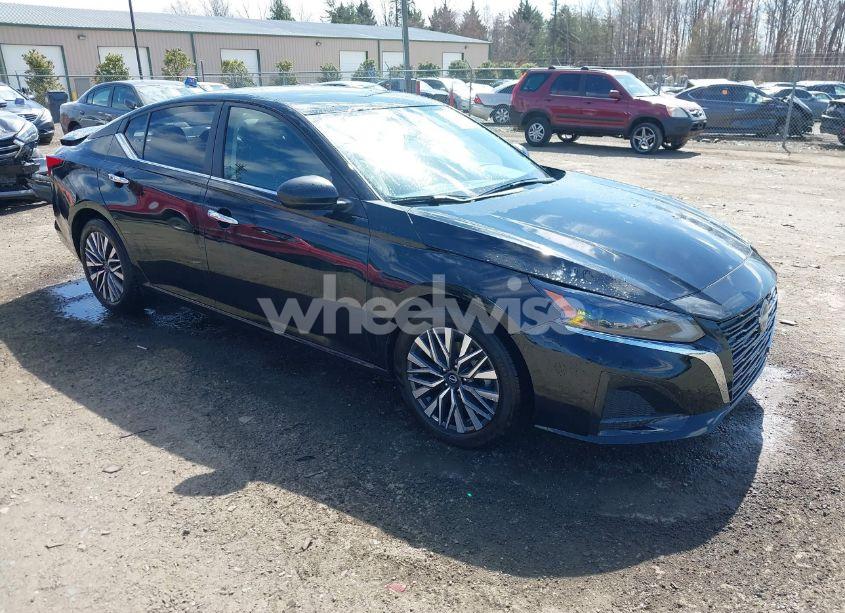 2024 Nissan Altima SV FWD (VIN 1N4BL4DV1RN430851) main photo