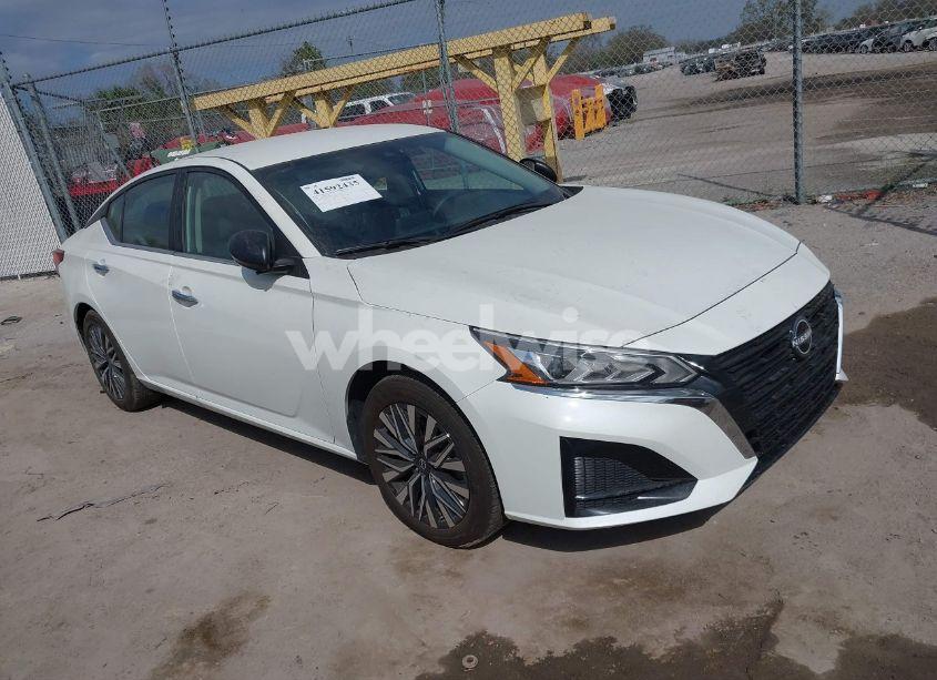 2025 Nissan Altima SV FWD (VIN 1N4BL4DV1SN308559) main photo