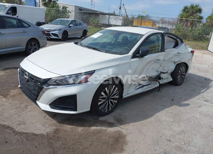 Photo 2 of 2025 Nissan Altima SV FWD (VIN 1N4BL4DV1SN308559)