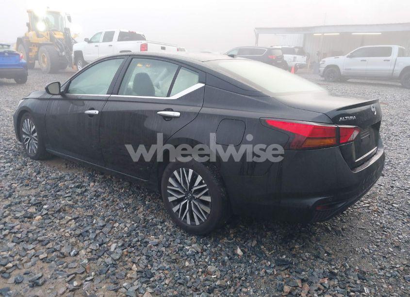 Photo 3 of 2025 Nissan Altima SV FWD (VIN 1N4BL4DV1SN315348)