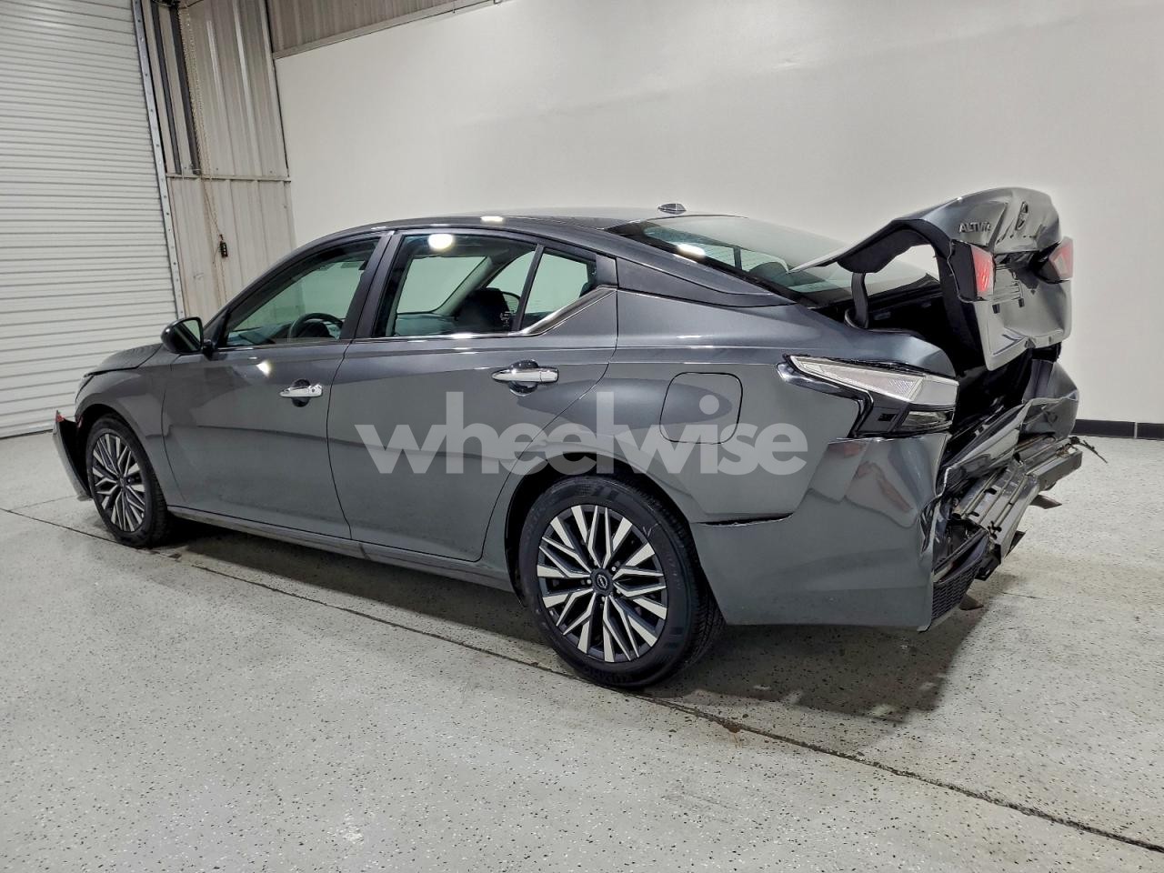 Photo 2 of 2025 NISSAN ALTIMA SV (VIN 1N4BL4DV1SN348995)