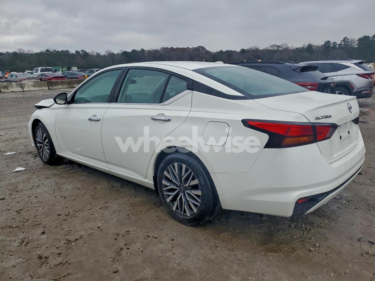 Photo 2 of 2025 NISSAN ALTIMA SV (VIN 1N4BL4DV1SN353212)