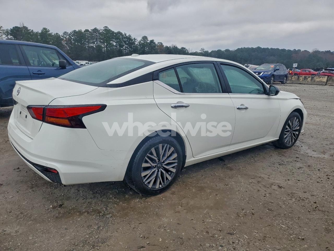 Photo 3 of 2025 NISSAN ALTIMA SV (VIN 1N4BL4DV1SN353212)