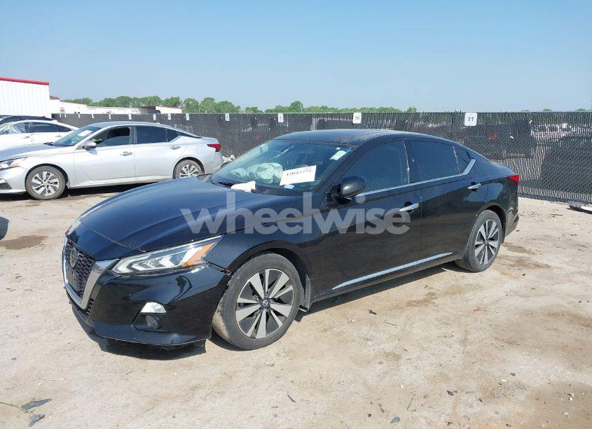 Photo 2 of 2019 Nissan Altima 2.5 SV (VIN 1N4BL4DV2KC111475)