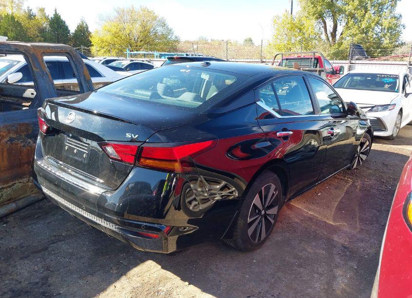 Photo 4 of 2021 Nissan Altima SV FWD (VIN 1N4BL4DV2MN331738)