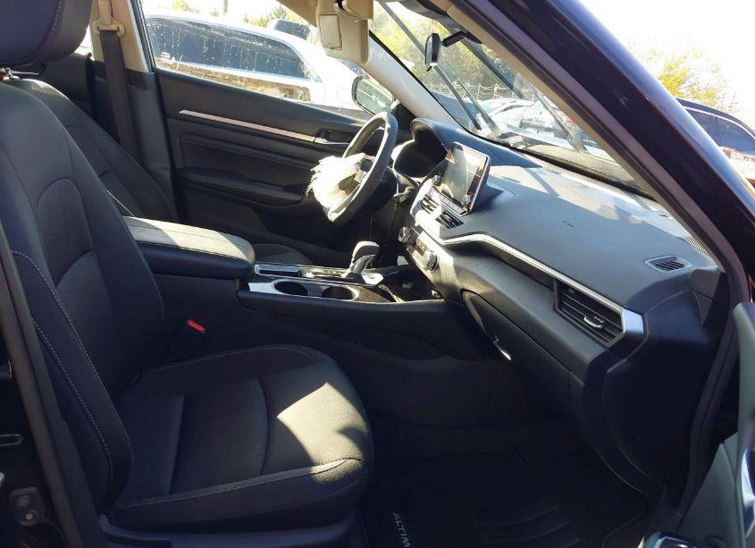 Photo 5 of 2021 Nissan Altima SV FWD (VIN 1N4BL4DV2MN331738)