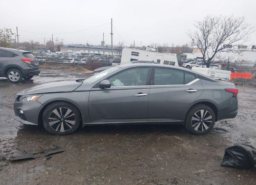 Photo 13 of 2021 Nissan Altima SV FWD (VIN 1N4BL4DV2MN358714)