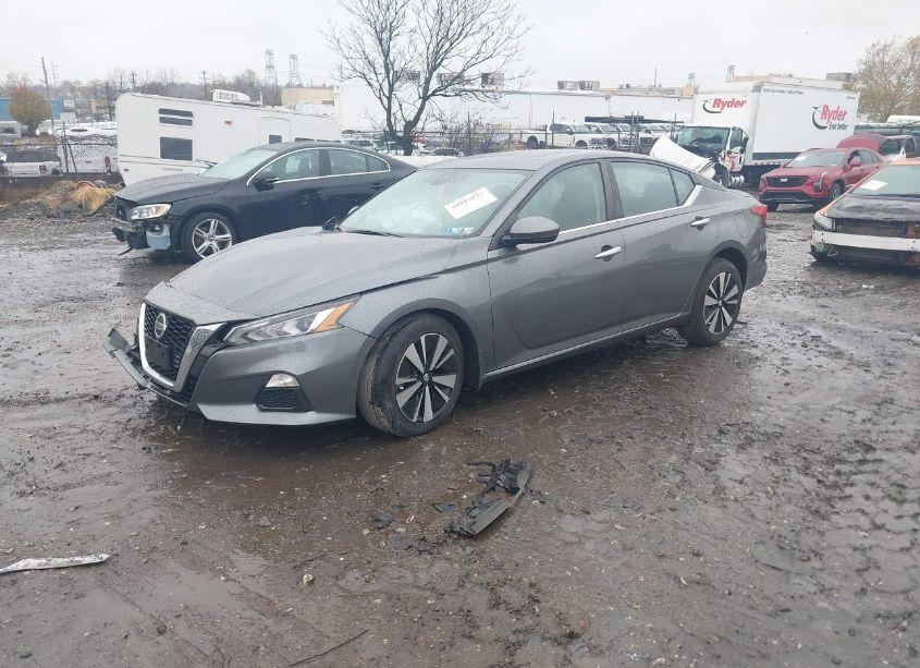 Photo 2 of 2021 Nissan Altima SV FWD (VIN 1N4BL4DV2MN358714)