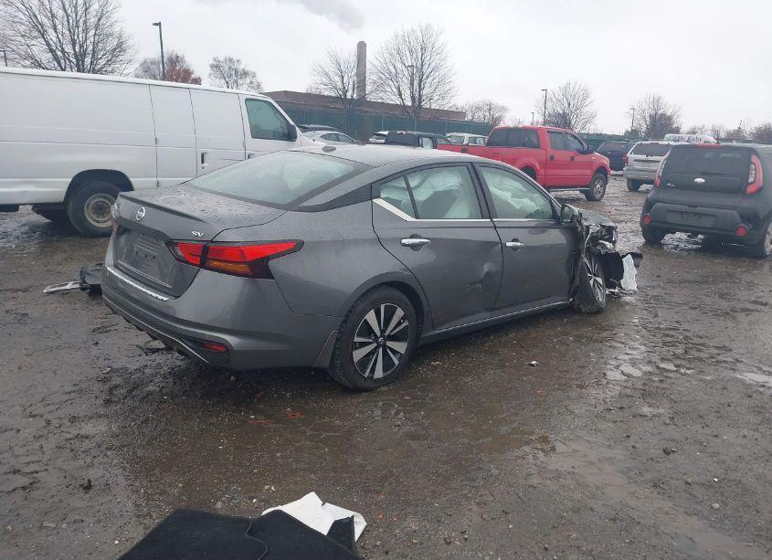 Photo 4 of 2021 Nissan Altima SV FWD (VIN 1N4BL4DV2MN358714)