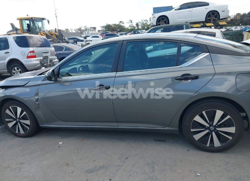 Photo 14 of 2021 Nissan Altima SV FWD (VIN 1N4BL4DV2MN364089)