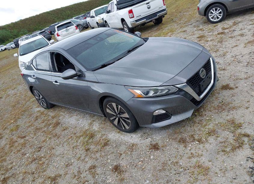 2021 Nissan Altima SV FWD (VIN 1N4BL4DV2MN370295) main photo