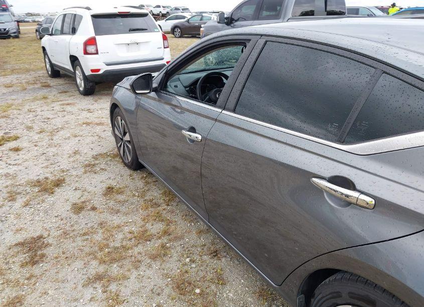 Photo 15 of 2021 Nissan Altima SV FWD (VIN 1N4BL4DV2MN370295)