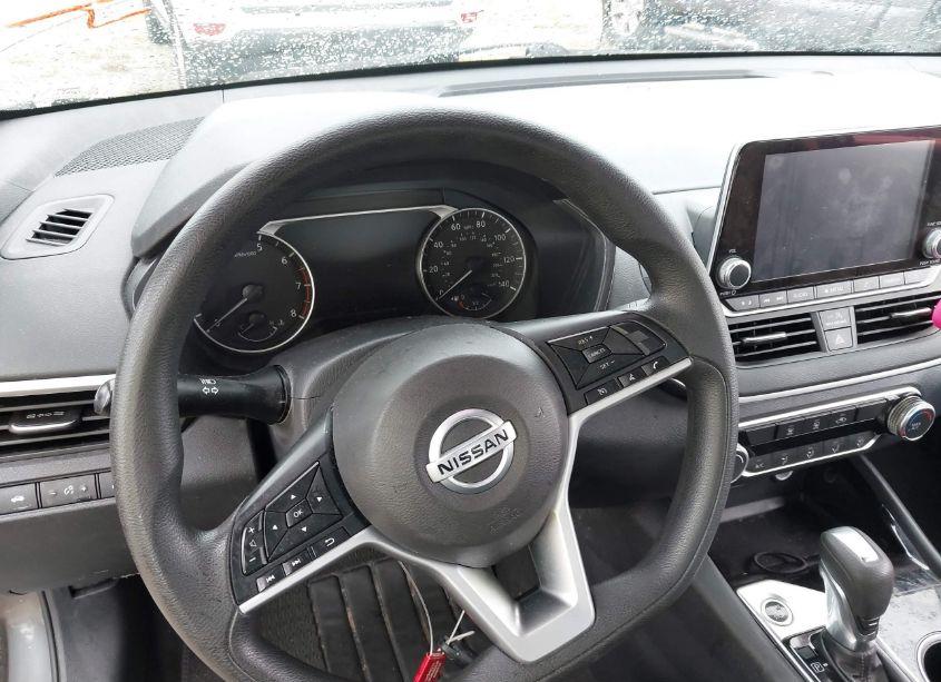 Photo 16 of 2021 Nissan Altima SV FWD (VIN 1N4BL4DV2MN370295)