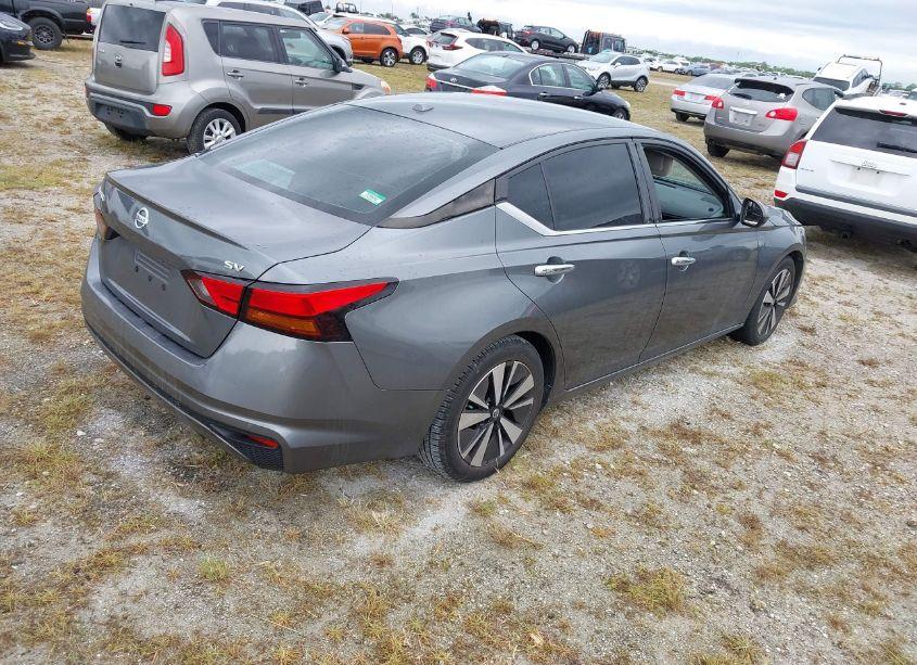 Photo 4 of 2021 Nissan Altima SV FWD (VIN 1N4BL4DV2MN370295)