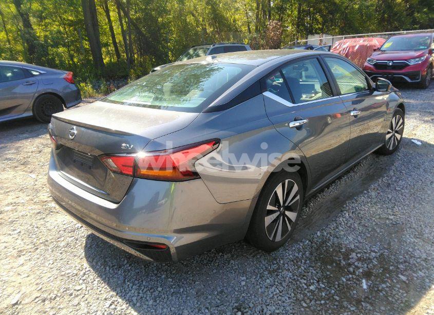 Photo 4 of 2021 Nissan Altima SV FWD (VIN 1N4BL4DV2MN389445)