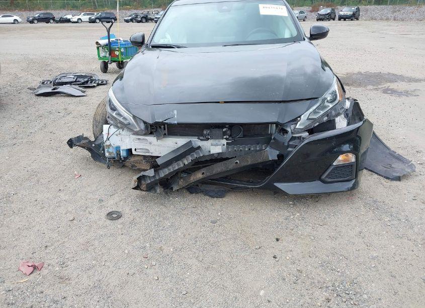 Photo 6 of 2021 Nissan Altima SV FWD (VIN 1N4BL4DV2MN397965)