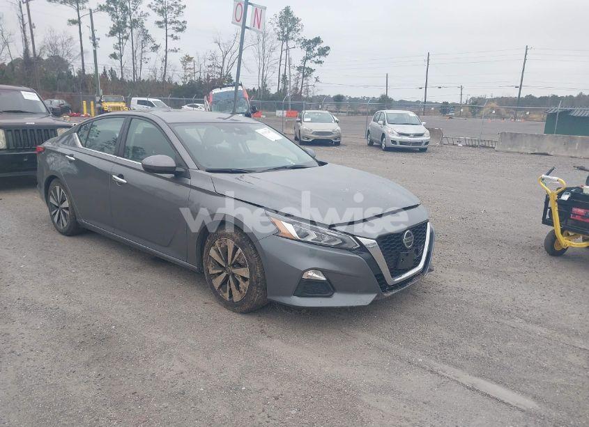 2021 Nissan Altima SV FWD (VIN 1N4BL4DV2MN403876) main photo