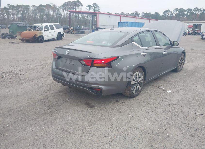 Photo 4 of 2021 Nissan Altima SV FWD (VIN 1N4BL4DV2MN403876)