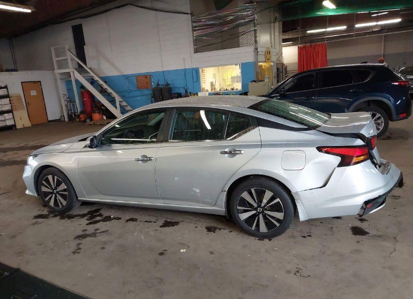 Photo 14 of 2021 Nissan Altima SV FWD (VIN 1N4BL4DV2MN408107)
