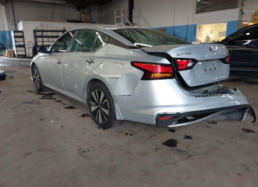 Photo 3 of 2021 Nissan Altima SV FWD (VIN 1N4BL4DV2MN408107)