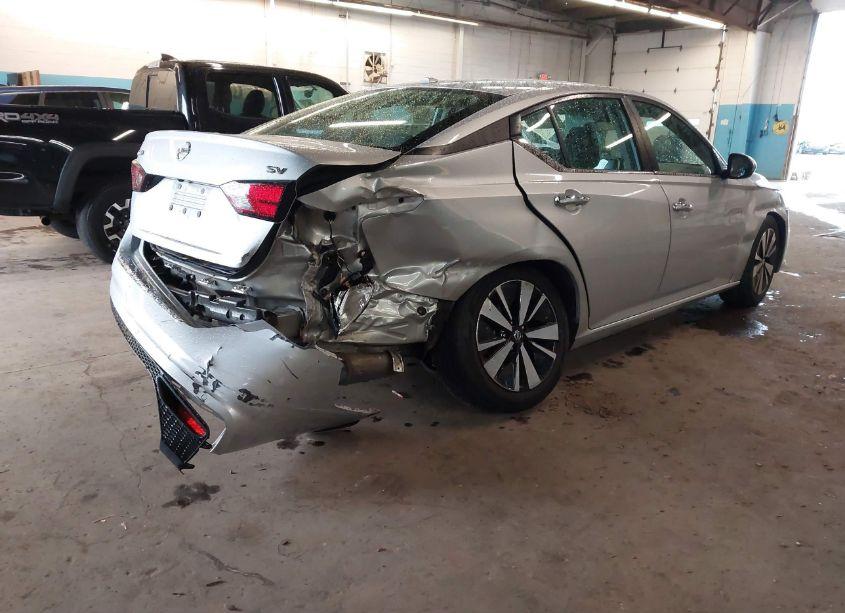 Photo 4 of 2021 Nissan Altima SV FWD (VIN 1N4BL4DV2MN408107)