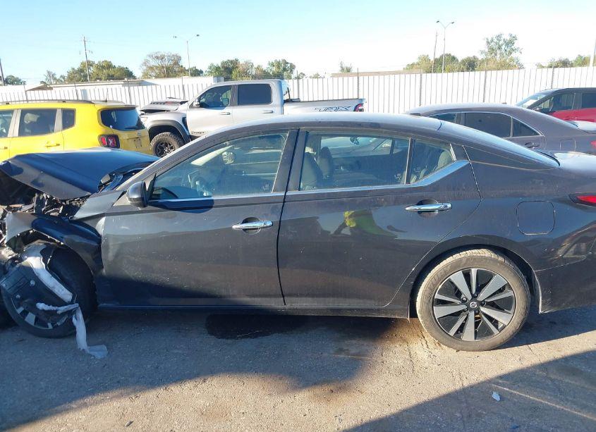 Photo 13 of 2021 Nissan Altima SV FWD (VIN 1N4BL4DV2MN408589)