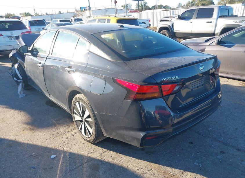 Photo 3 of 2021 Nissan Altima SV FWD (VIN 1N4BL4DV2MN408589)