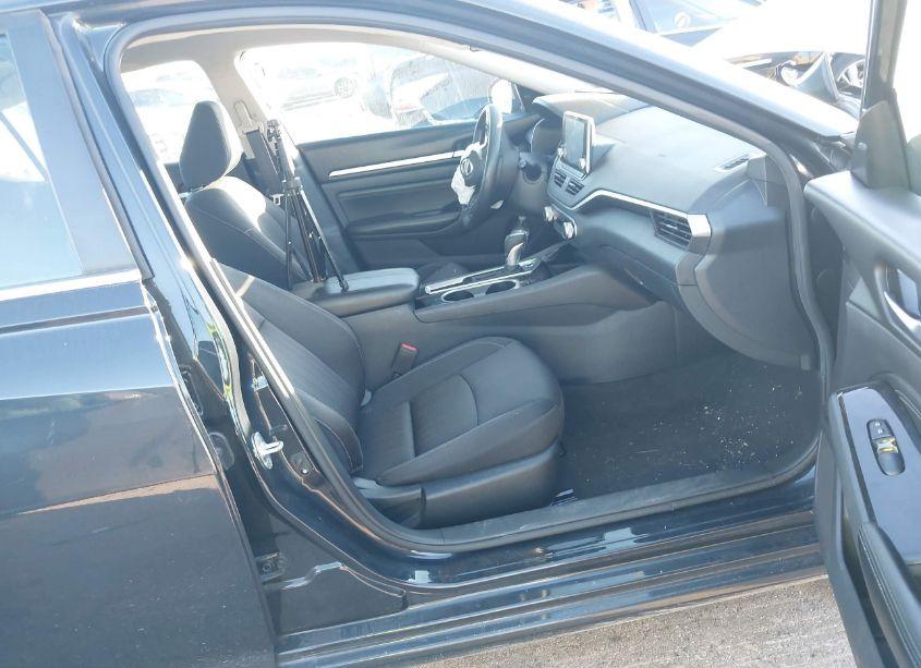 Photo 5 of 2021 Nissan Altima SV FWD (VIN 1N4BL4DV2MN408589)