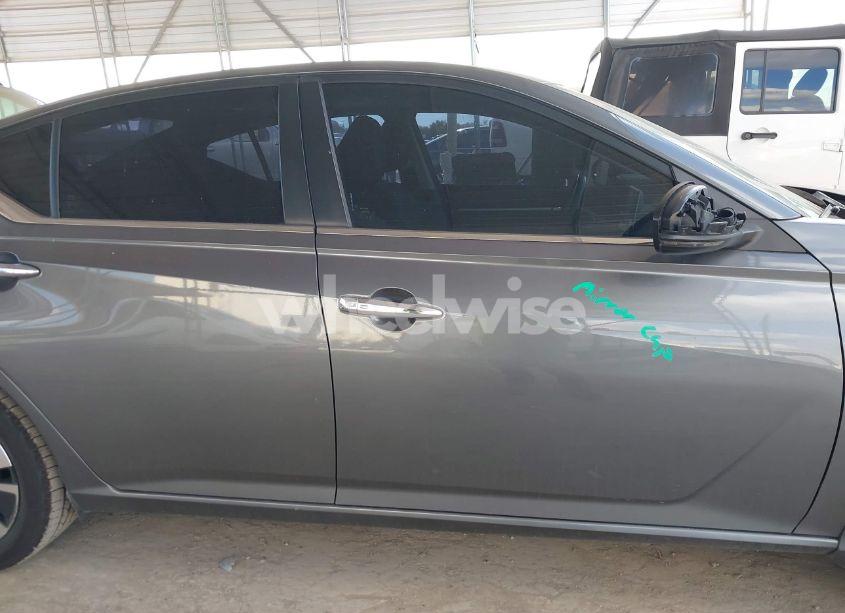 Photo 13 of 2021 Nissan Altima SV FWD (VIN 1N4BL4DV2MN411721)