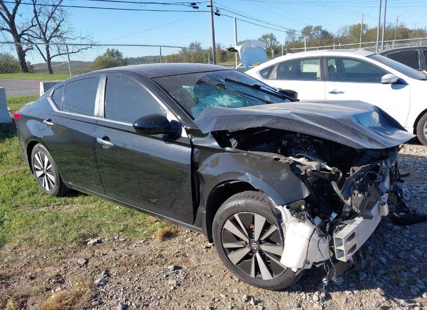 2021 Nissan Altima SV FWD (VIN 1N4BL4DV2MN412402) main photo