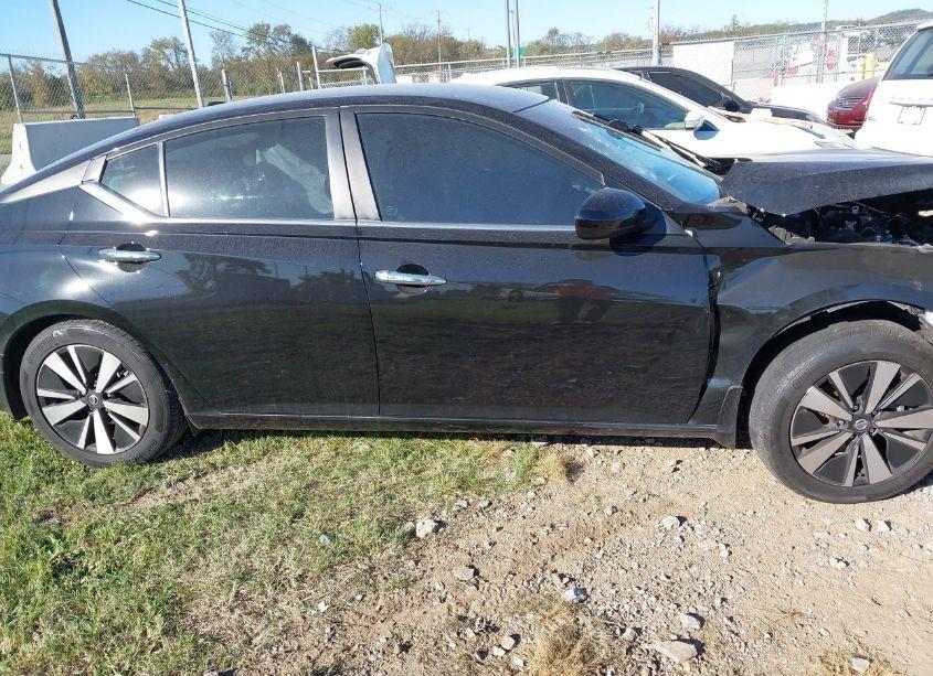 Photo 13 of 2021 Nissan Altima SV FWD (VIN 1N4BL4DV2MN412402)
