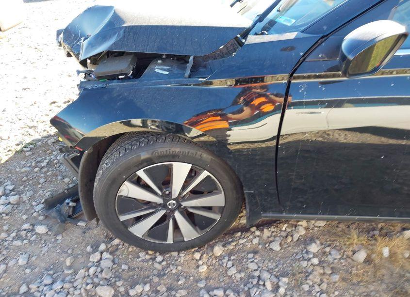 Photo 17 of 2021 Nissan Altima SV FWD (VIN 1N4BL4DV2MN412402)