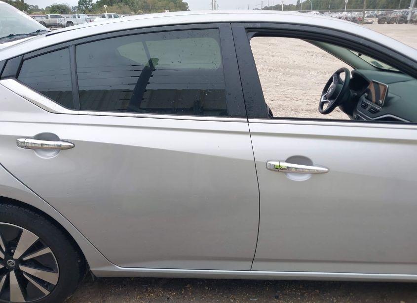 Photo 14 of 2022 Nissan Altima SV FWD (VIN 1N4BL4DV2NN305920)