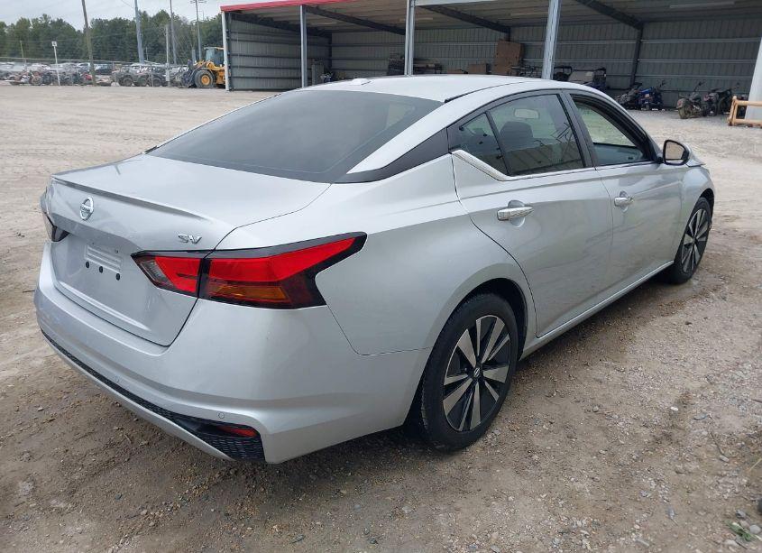 Photo 4 of 2022 Nissan Altima SV FWD (VIN 1N4BL4DV2NN305920)