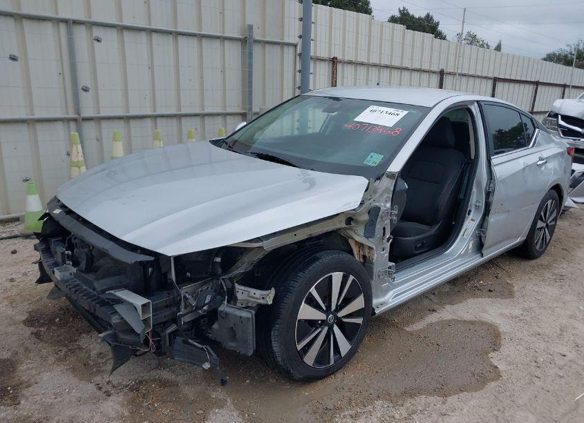 Photo 6 of 2022 Nissan Altima SV FWD (VIN 1N4BL4DV2NN305920)