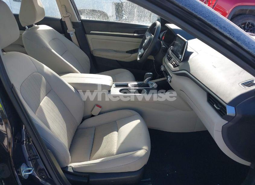 Photo 5 of 2022 Nissan Altima SV FWD (VIN 1N4BL4DV2NN333717)