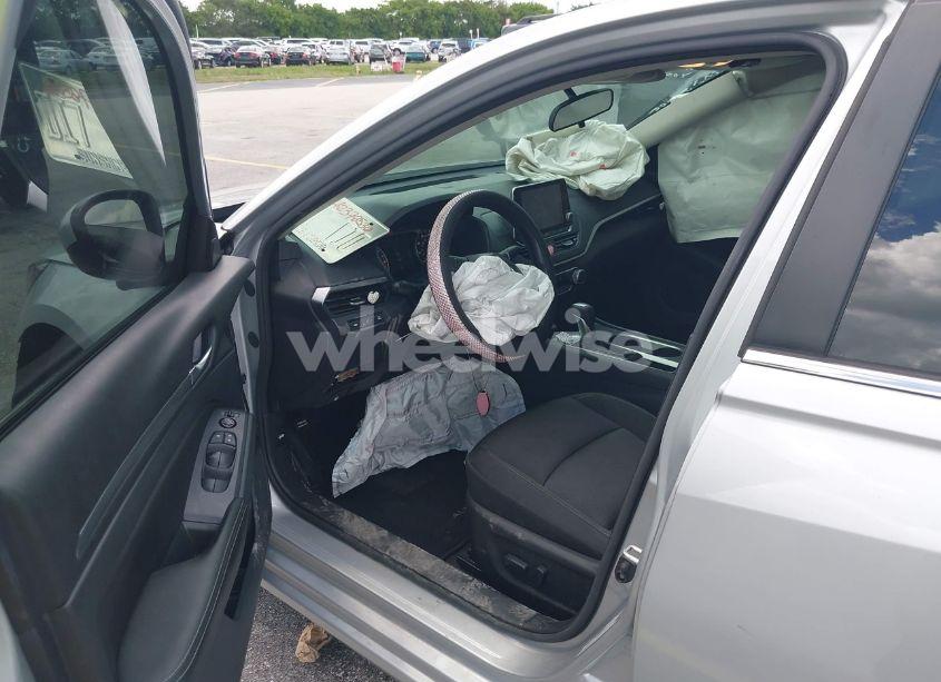 Photo 5 of 2022 Nissan Altima SV FWD (VIN 1N4BL4DV2NN344409)