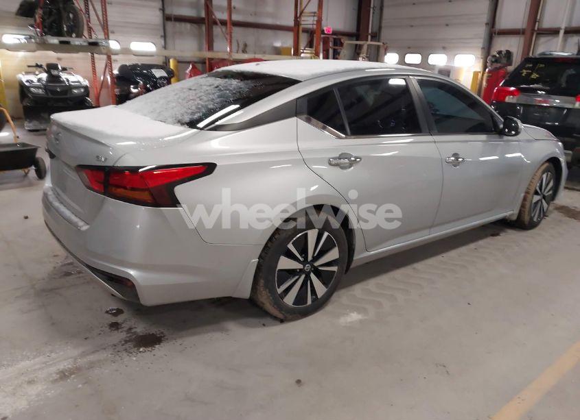 Photo 4 of 2022 Nissan Altima SV FWD (VIN 1N4BL4DV2NN353921)
