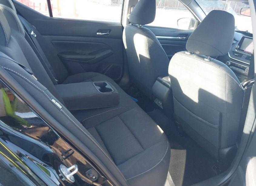 Photo 8 of 2022 Nissan Altima SV FWD (VIN 1N4BL4DV2NN390094)