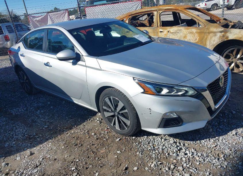 2022 Nissan Altima SV FWD (VIN 1N4BL4DV2NN403085) main photo