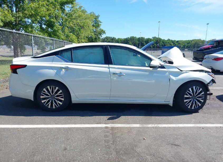 Photo 13 of 2023 Nissan Altima SV FWD (VIN 1N4BL4DV2PN300008)