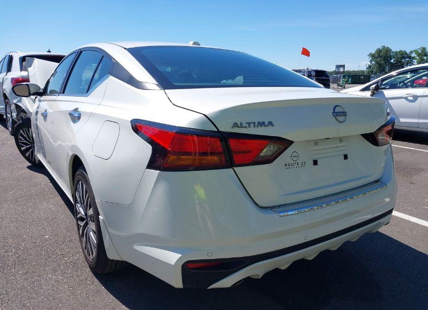 Photo 3 of 2023 Nissan Altima SV FWD (VIN 1N4BL4DV2PN300008)