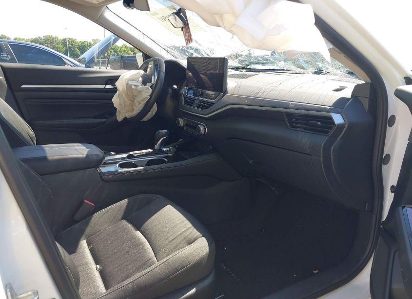 Photo 5 of 2023 Nissan Altima SV FWD (VIN 1N4BL4DV2PN300008)